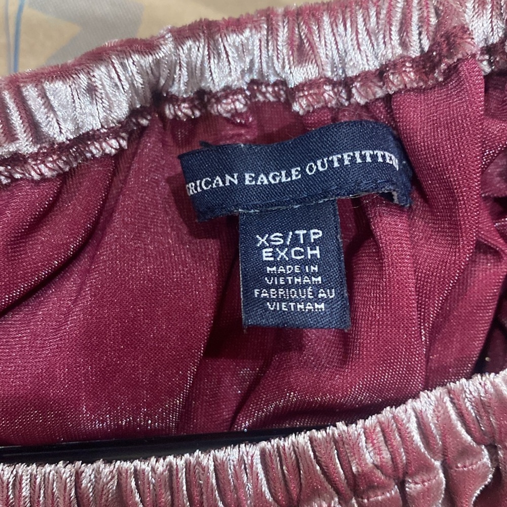 American Eagle Maroon Velour Top - Picture 3 of 3